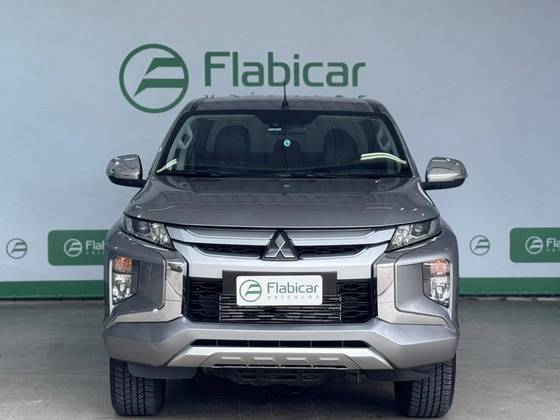 MITSUBISHI L200 TRITON 2.4 16V TURBO DIESEL SPORT HPE CD 4P 4X4 AUTOMÁTICO